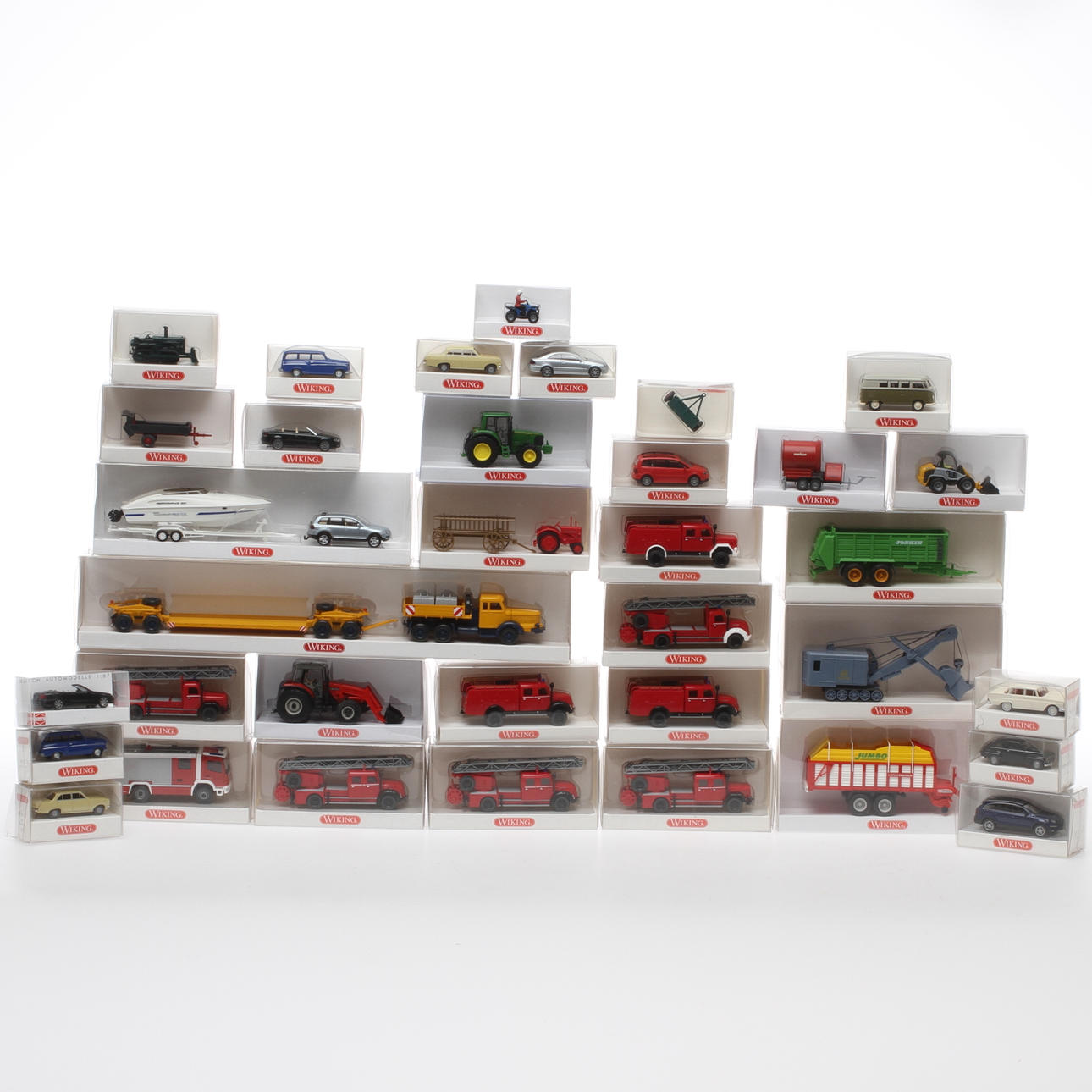 MODELLBILAR WIKING. Cirka 35 stycken i originalkartonger.