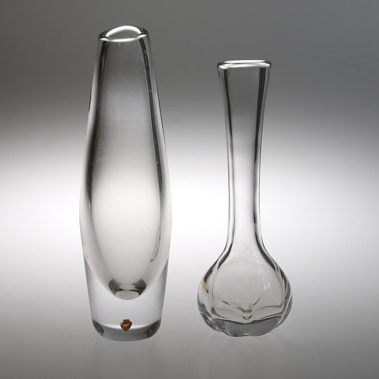 VASER, 2 st, glas. Bl.a. Sven Palmqvist, Orrefors.