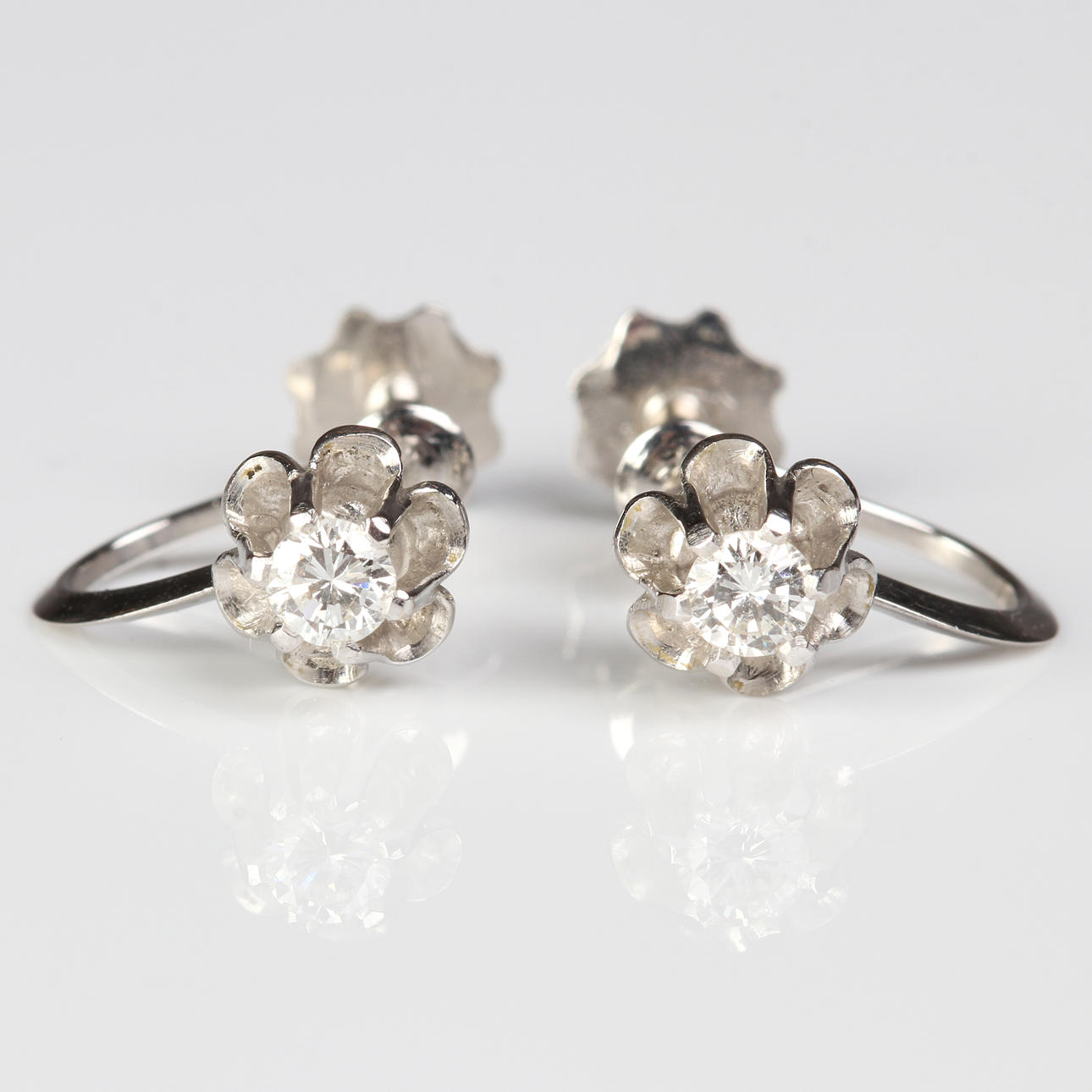 DIAMANT ØRERINGE, ET PAR, 18 kt hvidguld.