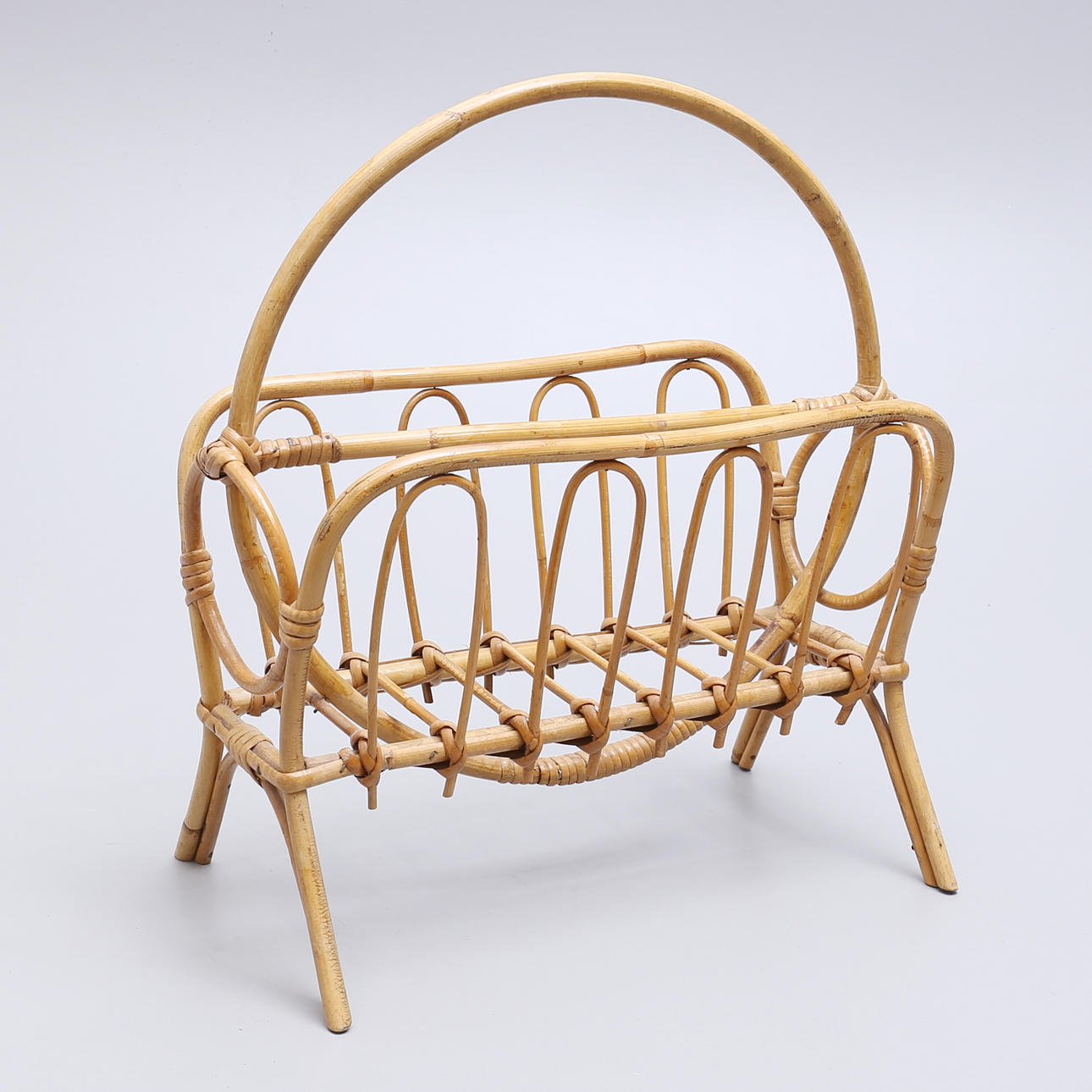 TIDNINGSSTÄLL, rotting, 1900-tal.