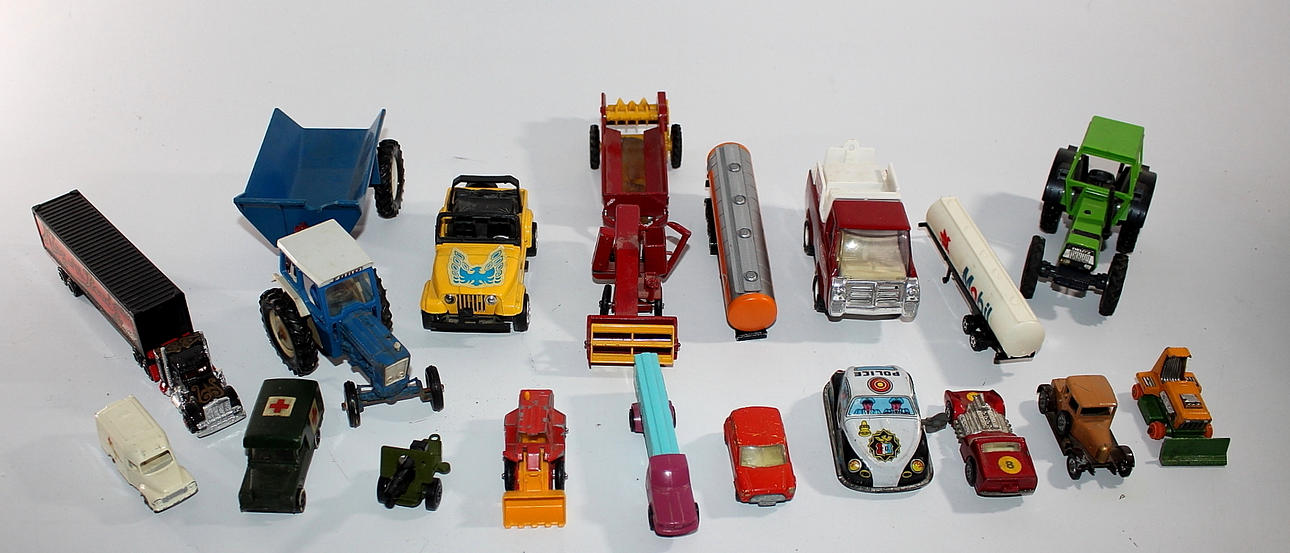 LEKSAKSBILAR, 18 delar, blandade bilar.