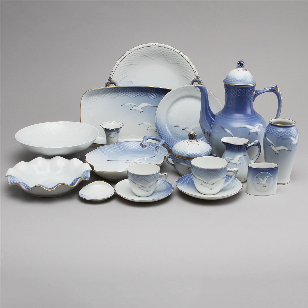 KAFFE -OCH MOCKASERVIS "MÅSEN", 47 delar, porslin. Bing & Gröndahl.