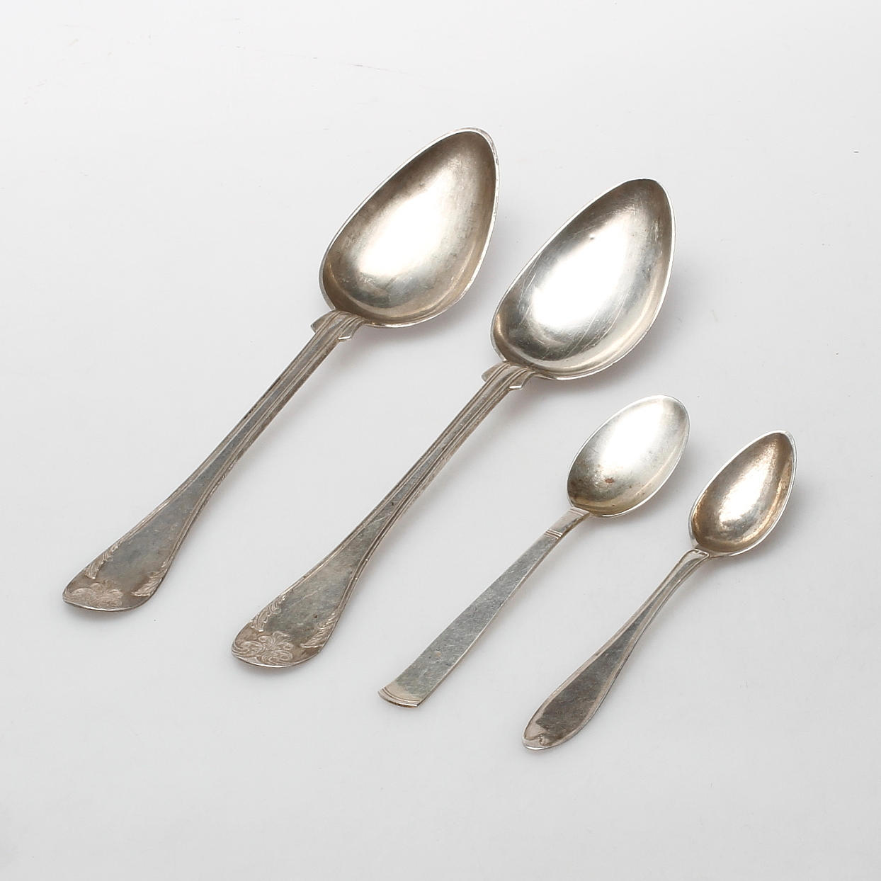 SKEDAR, 4 st, silver, 1800-1900-tal, vikt ca. 140 gram.