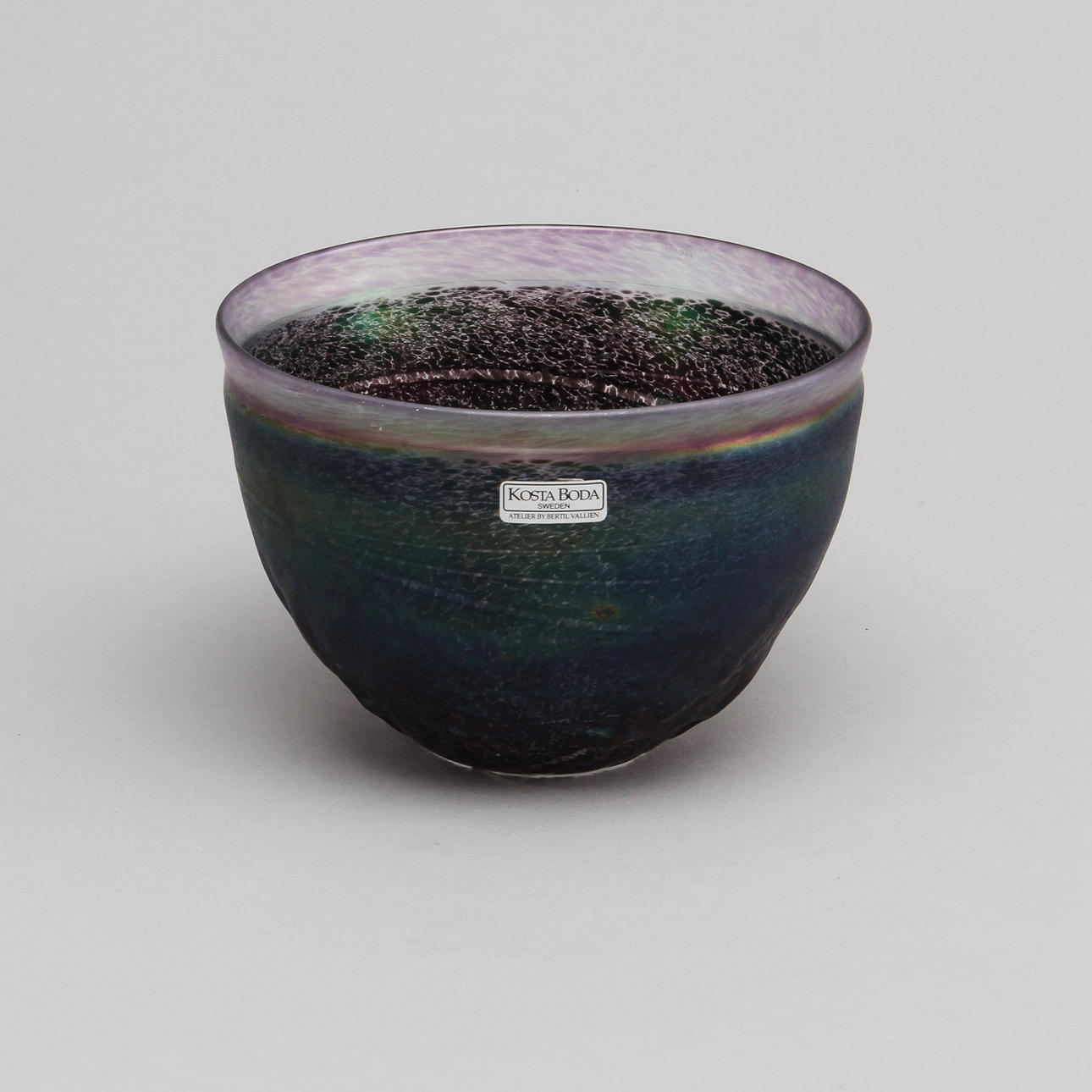 BERTIL VALLIEN. Skål, glas, signerad samt numrerad.