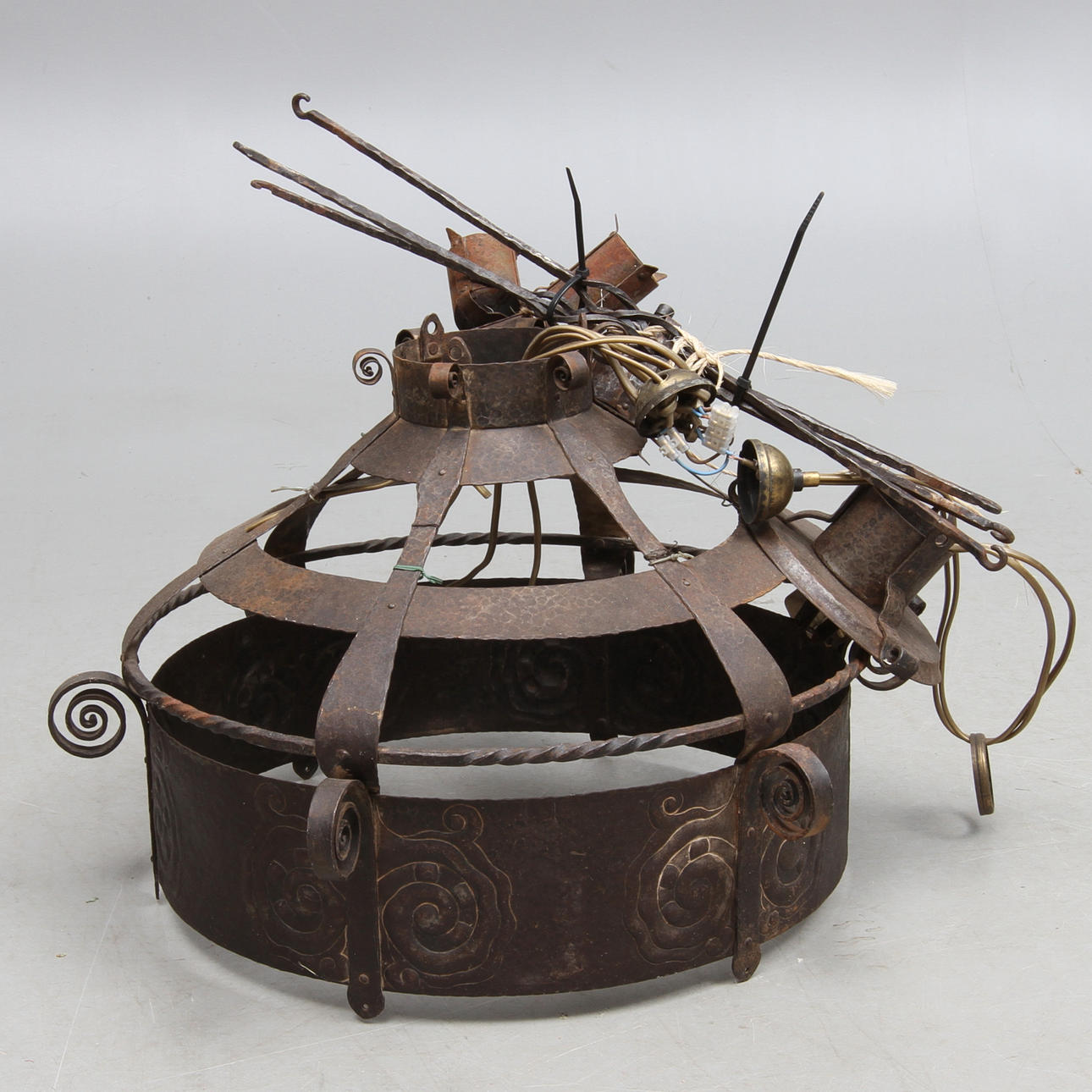 TAKLAMPA, smide, jugend, tidigt 1900-tal.