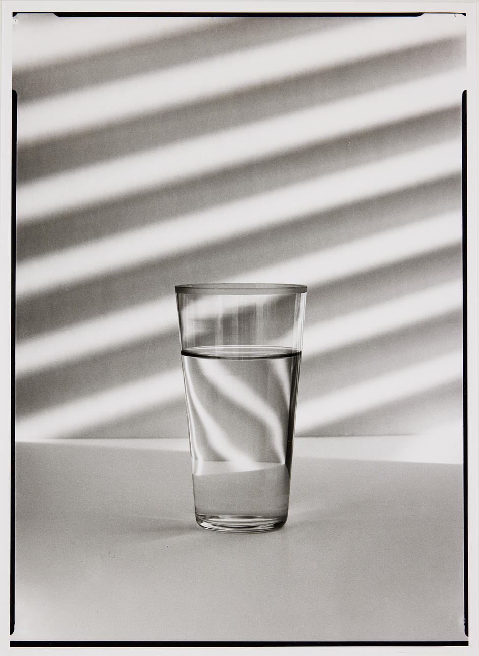 BJÖRN KELLER. "Ett glas vatten".