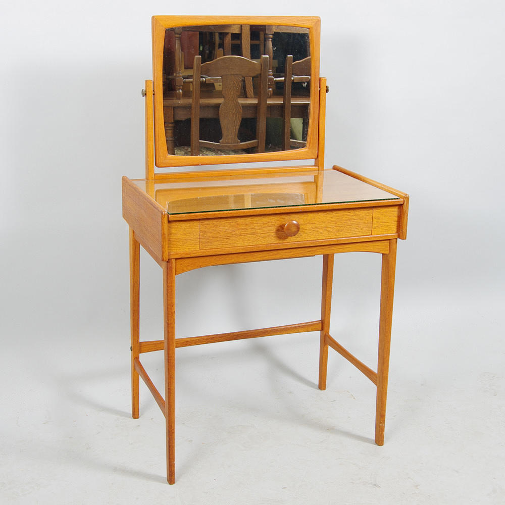 SMINKBORD "Palett (683)", Fröseke AB Nybrofabriken, 1900-talets andra hälft.