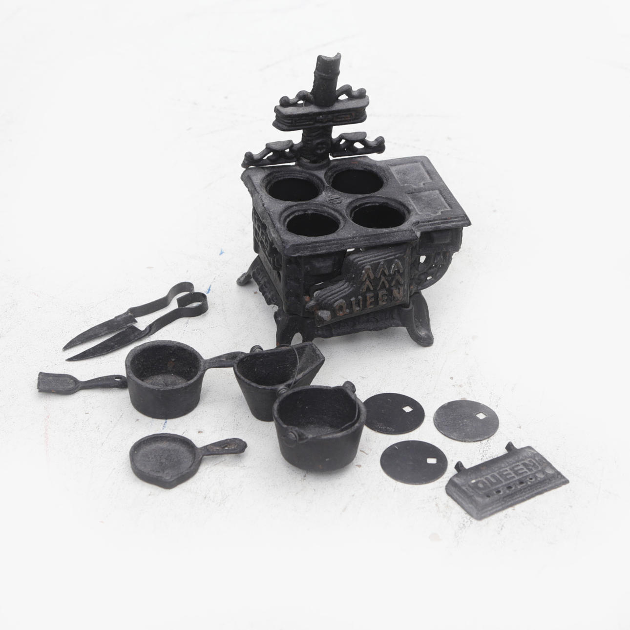 LEGETØJSKOMFUR, metal.