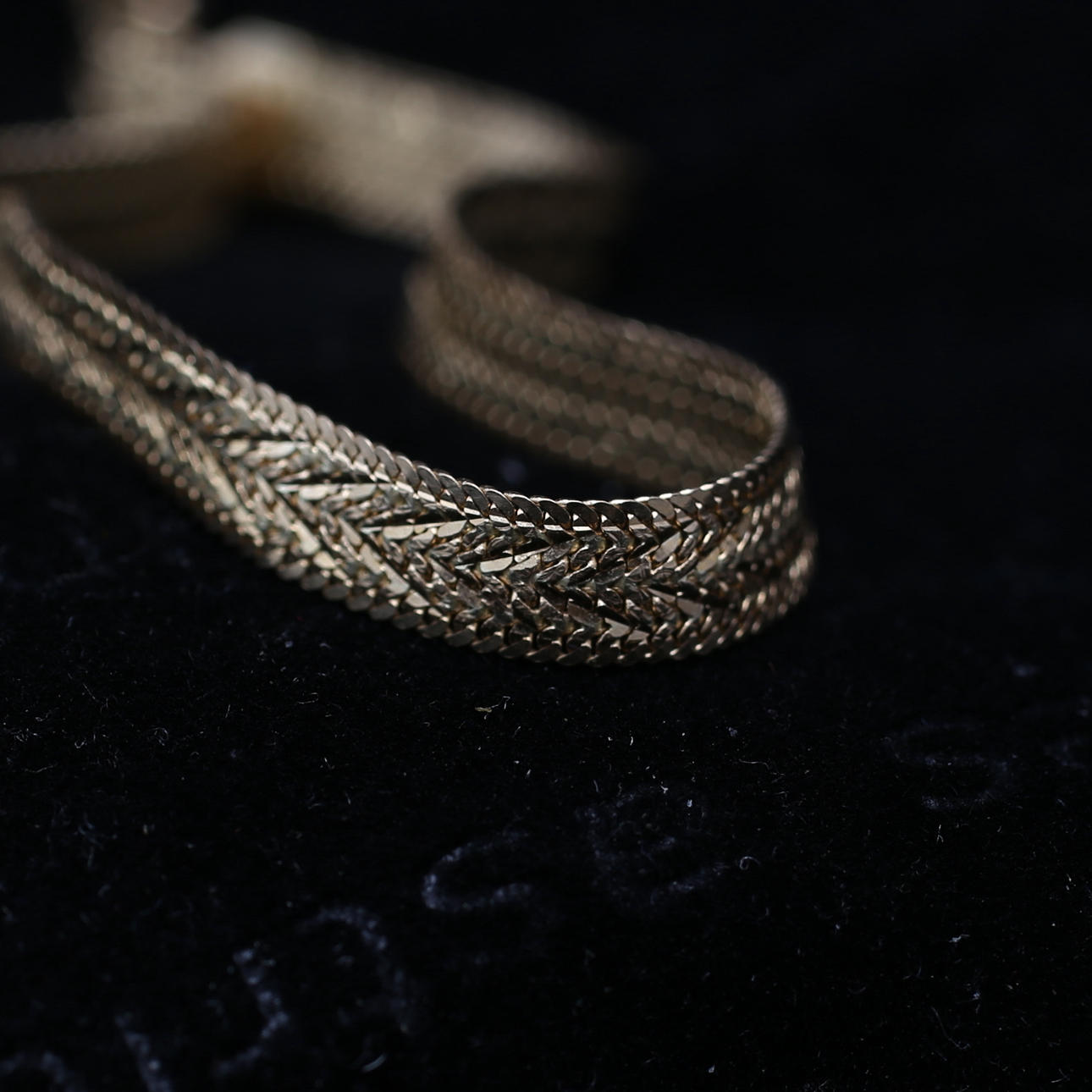 ARMBAND, guld 18 K, ca 5 gram.