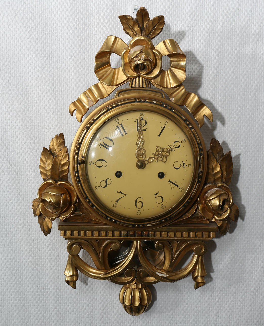 VÄGGPENDYL, trä, förgylld, 1900-tal.