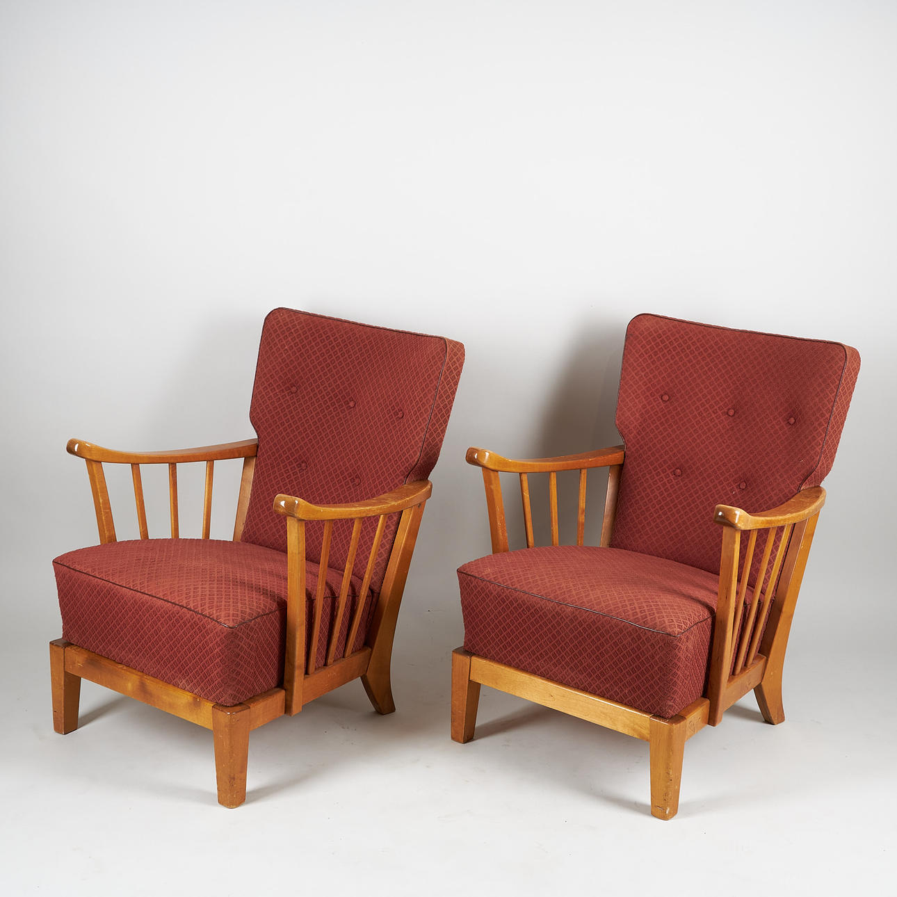 SILLONES, UN PAR. 1950.