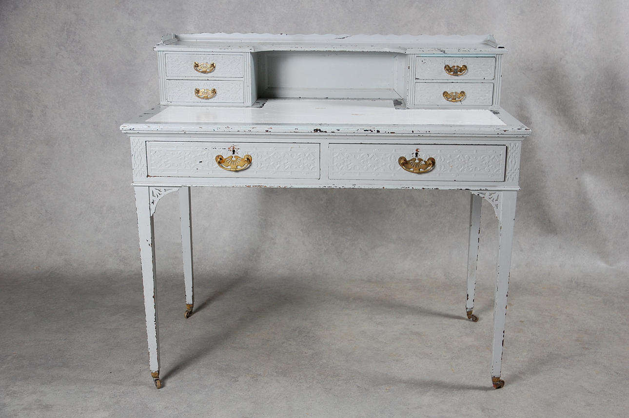 DAMSKRIVBORD, med uppsats, 1800-talets senare del.