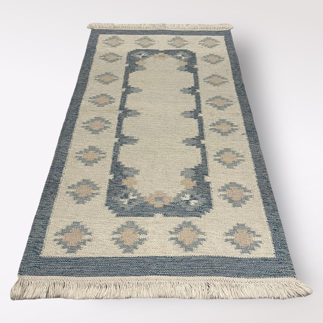 TÆPPE, flæser, ca. 160 x 86 cm.