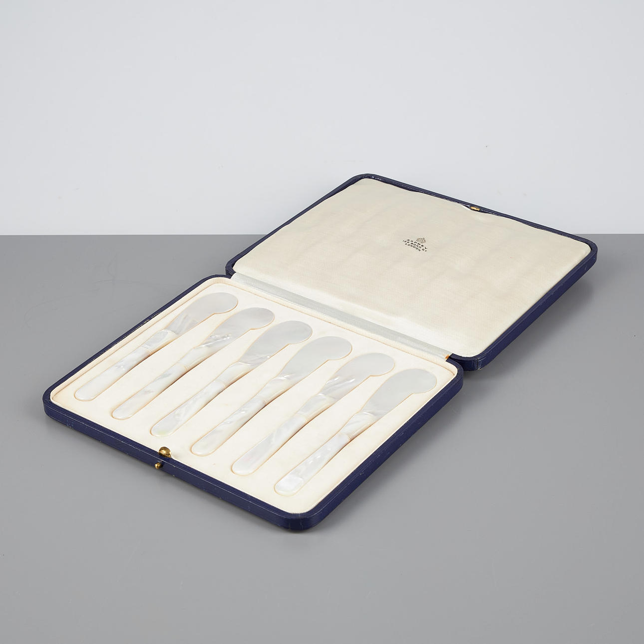 CUCHILLOS CAVIAR, 6 piezas, nácar.