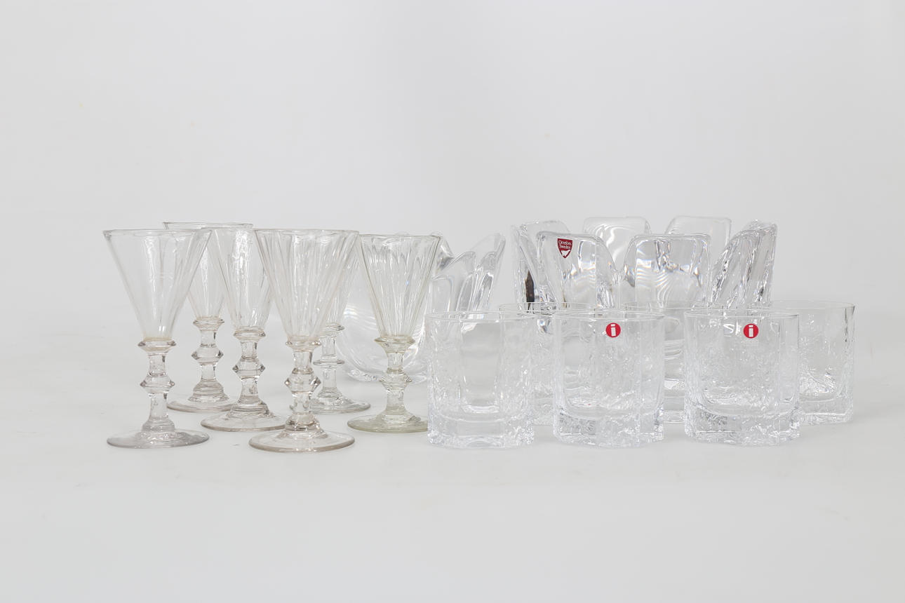 GLAS OCH SKÅLAR, glas och kristall, 14 delar, bland annat Orrefors.