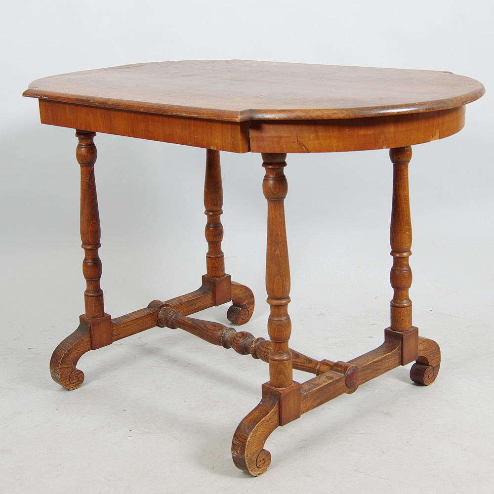 SALONGBORD, mahogny, nyrenässans.