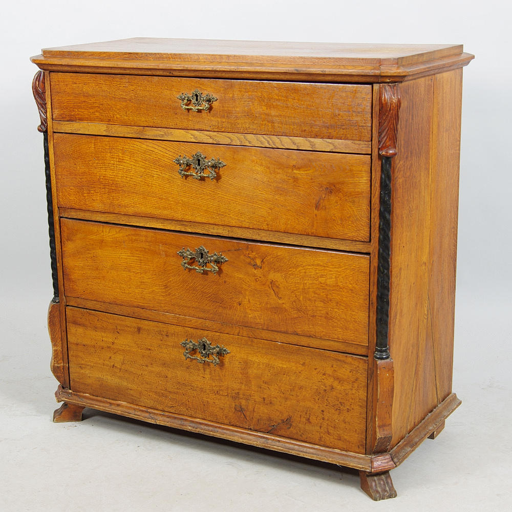 BYRÅ, 4-lådig, ek, 1800-talets andra hälft.