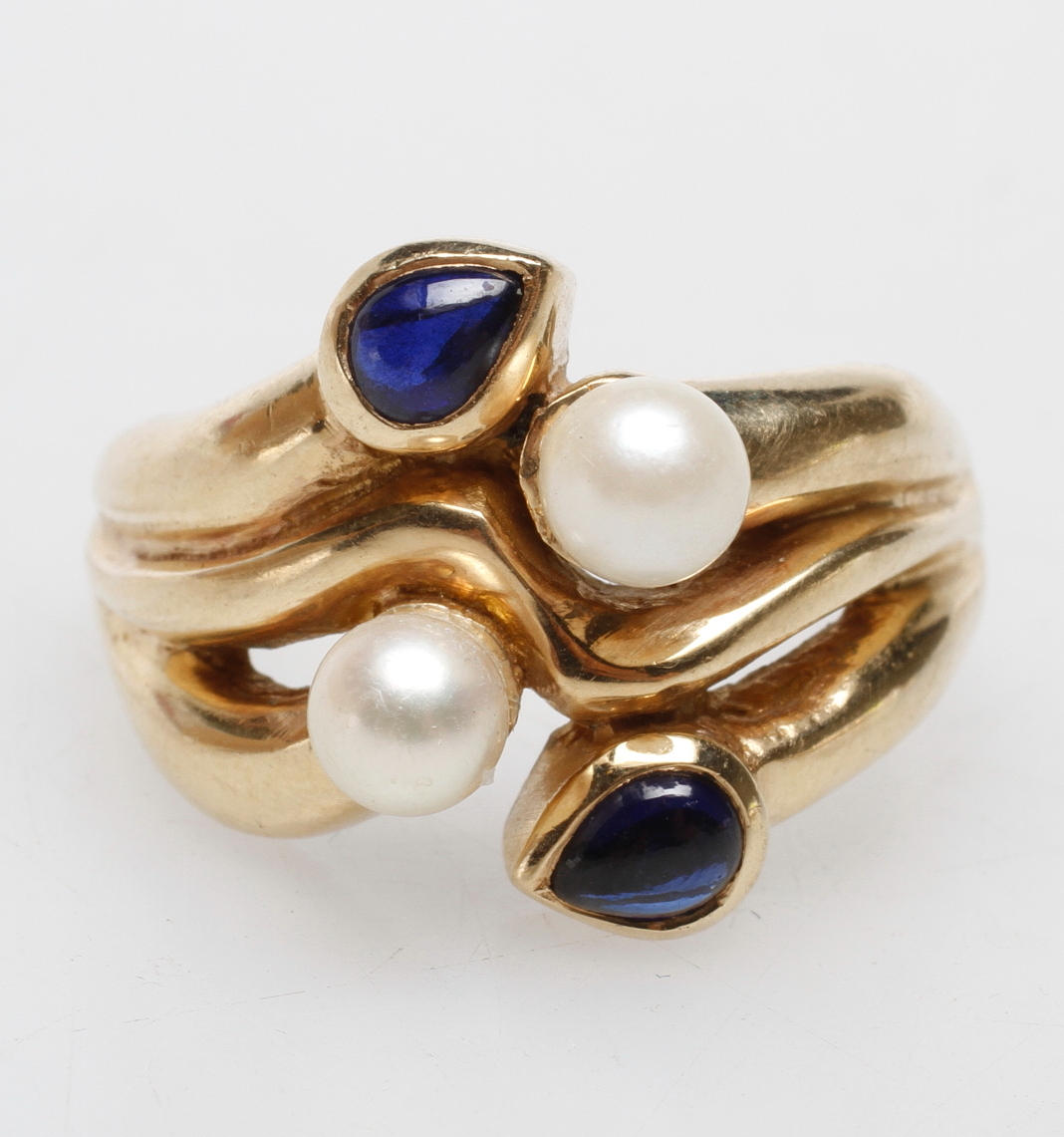 RING MED STENAR OCH PÄRLOR, 14k guld, vikt ca 9 gr.