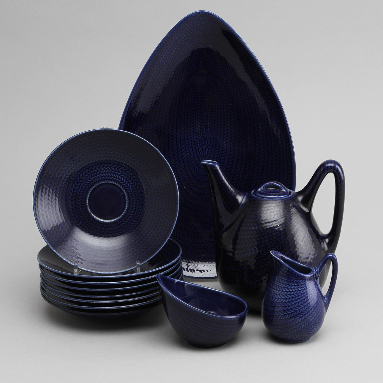 DELAR TILL SERVIS "BLÅ ELD", 4 delar. Hertha Bengtsson för Rörstrand.