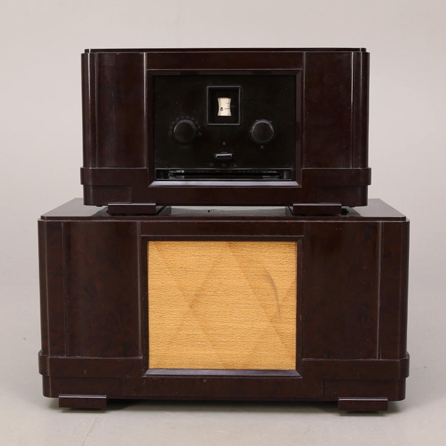 RADIOAPPARAT + HÖGTALARE, båda 1900-talets första hälft.