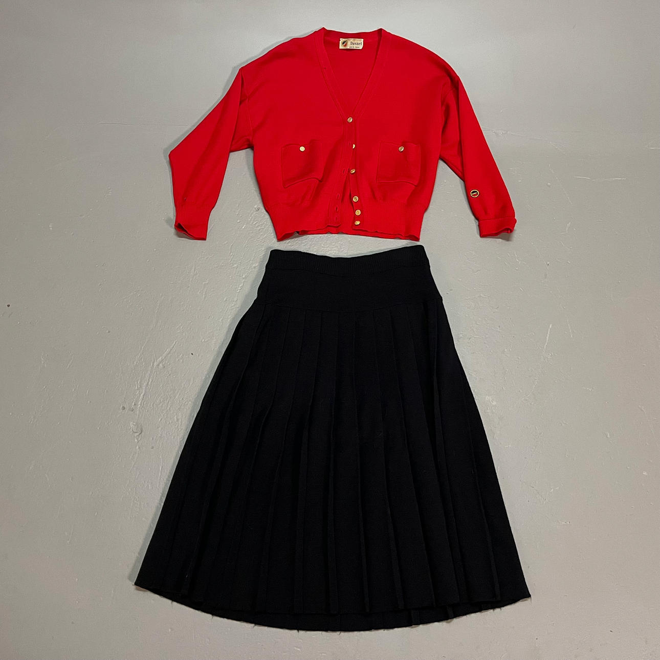 CARDIGAN and SKIRT, Busnel.