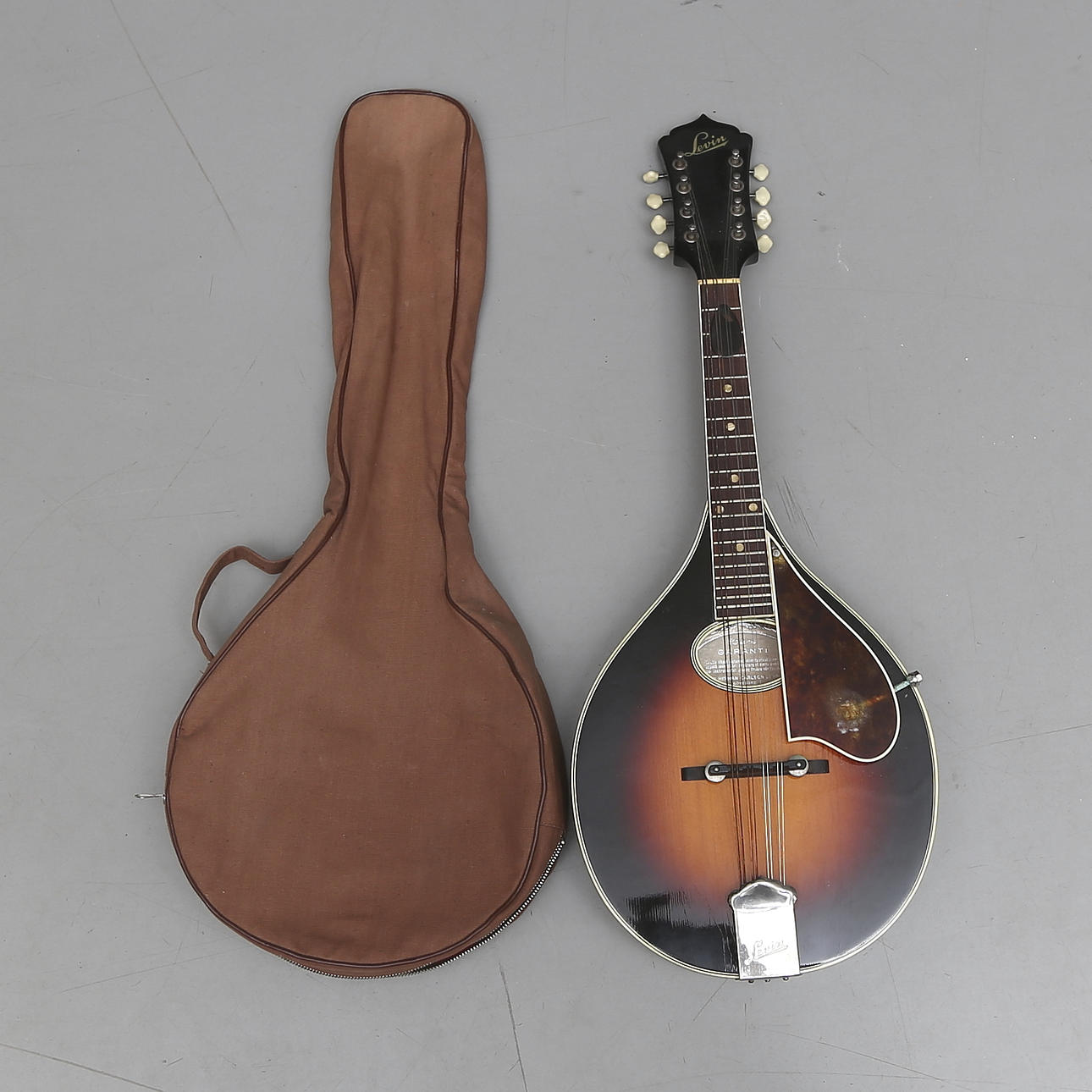 MANDOLIN, AB Herman Carlsson Levin, Göteborg.