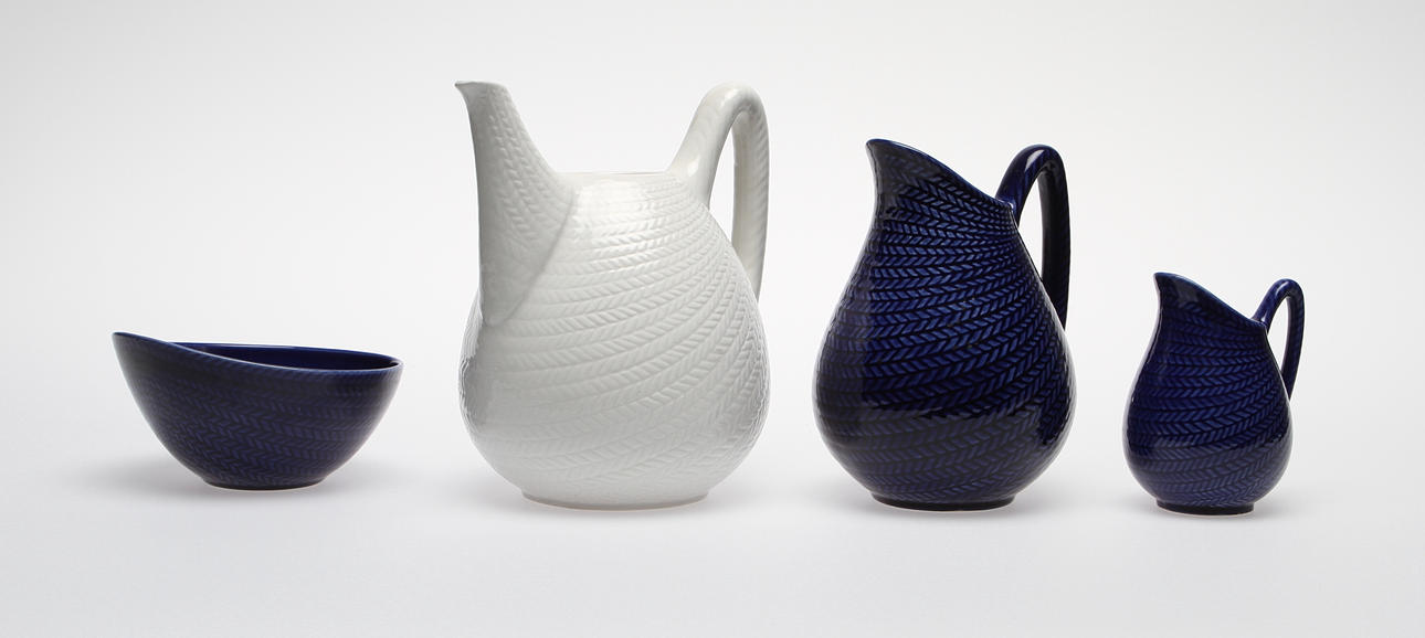 HERTHA BENGTSSON. Porslin. 4 delar "Blå eld", Rörstrand.