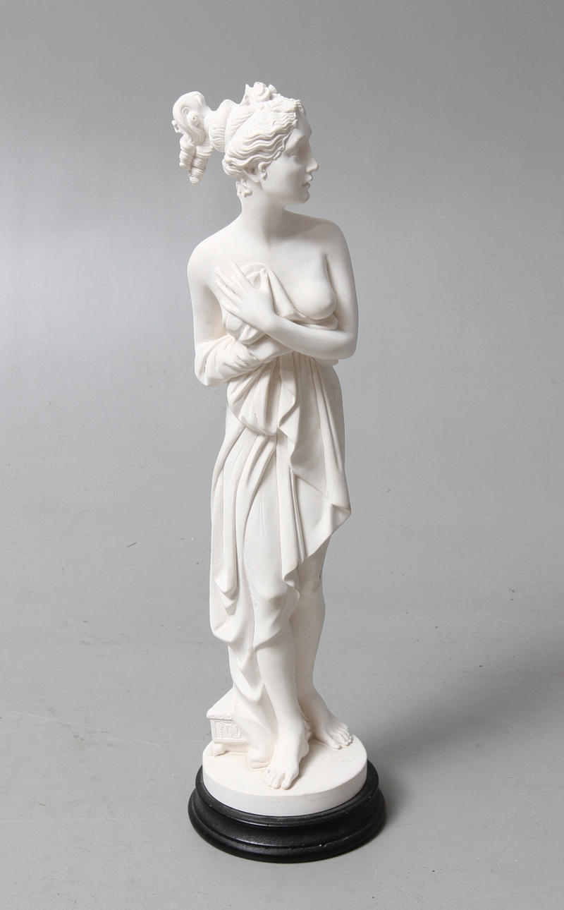 SKULPTUR; Kvinna, konstmassa, 2000-tal.