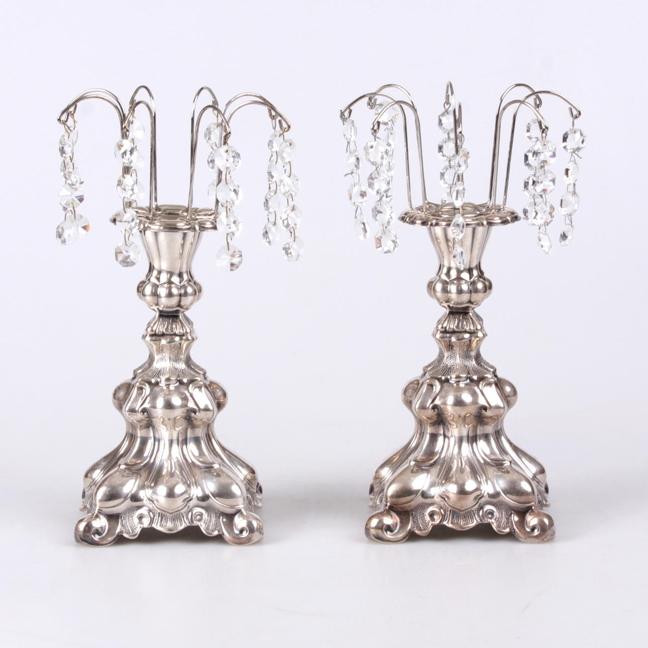 LJUSSTAKAR, ett par, nysilver, rokokostil, 1900-tal.