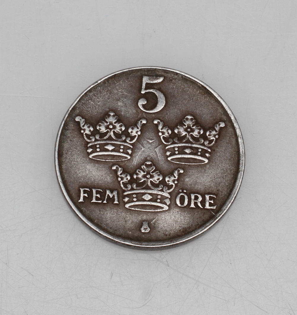 MYNT, järn, 5 öre, Gustav V, 1947, klump på 7an.