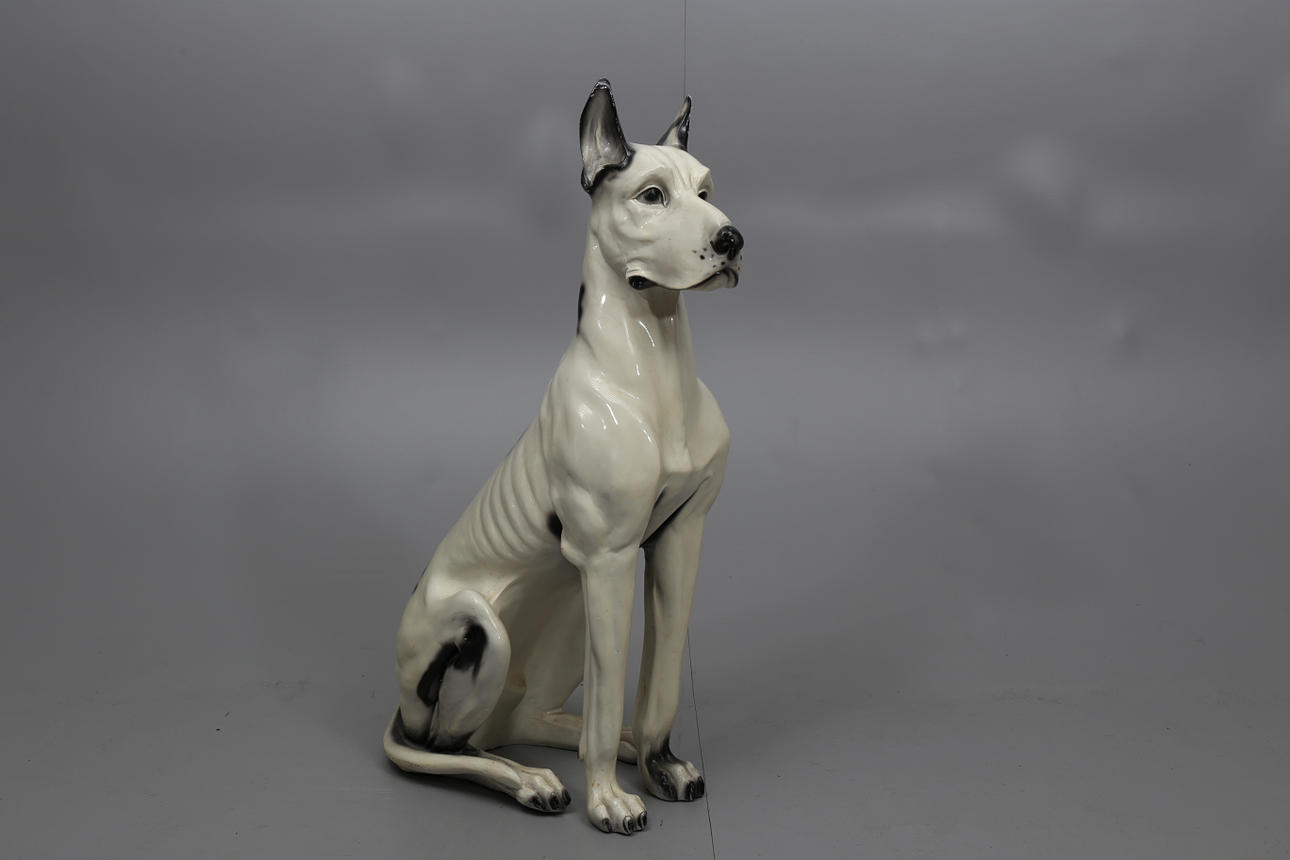 PRYDNADSHUND, möjligen gips, 1970 tal.
