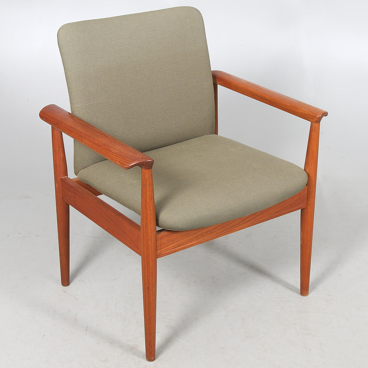 KARMSTOL, "Diplomat", Finn Juhl, France & Søn, 1900-talets andra hälft.