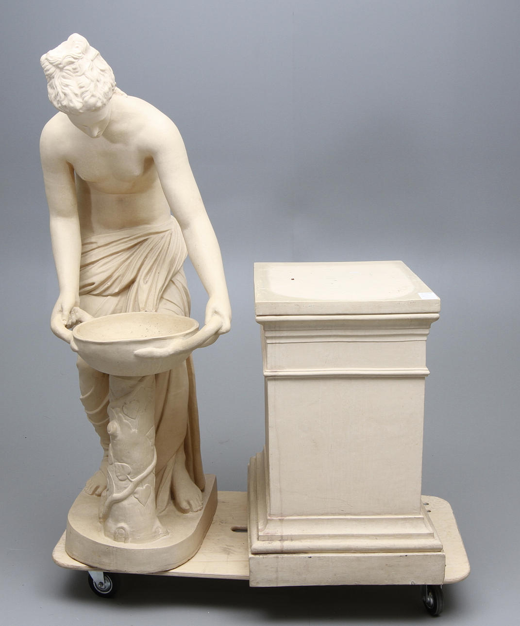 SKULPTUR, Klassicism, 1900-talets första kvartal, total höjd med sockel ca 225 cm.