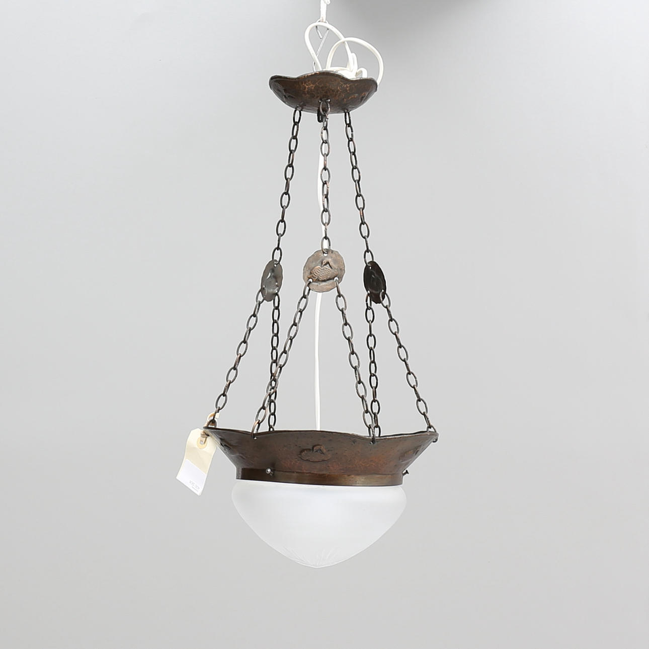 TAKLAMPA, koppar, 1900-talets första hälft.