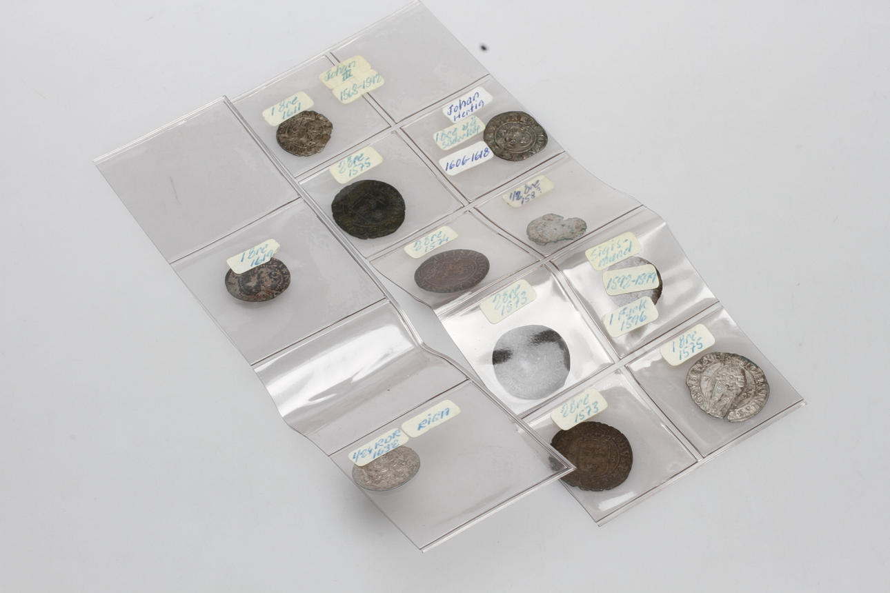 MYNT, 11 st, bl.a. Johan III, Sigismund, 1500-1600-tal.