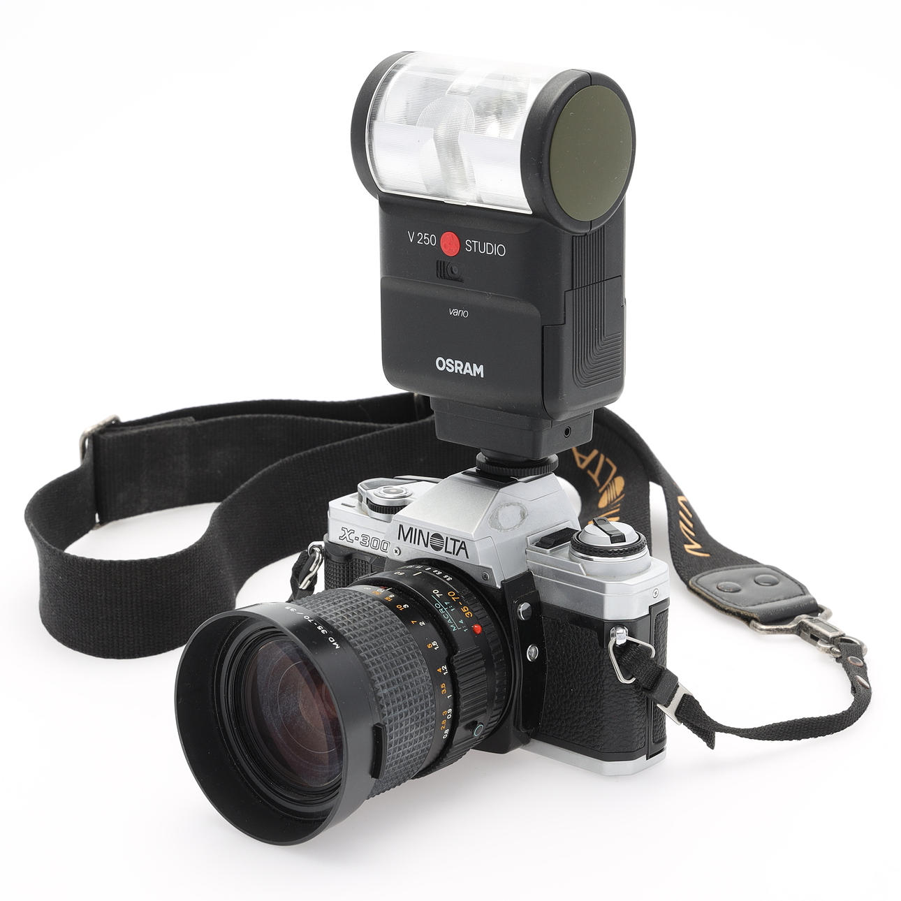 MINOLTA CAMERA X-300, mit Zubehör.