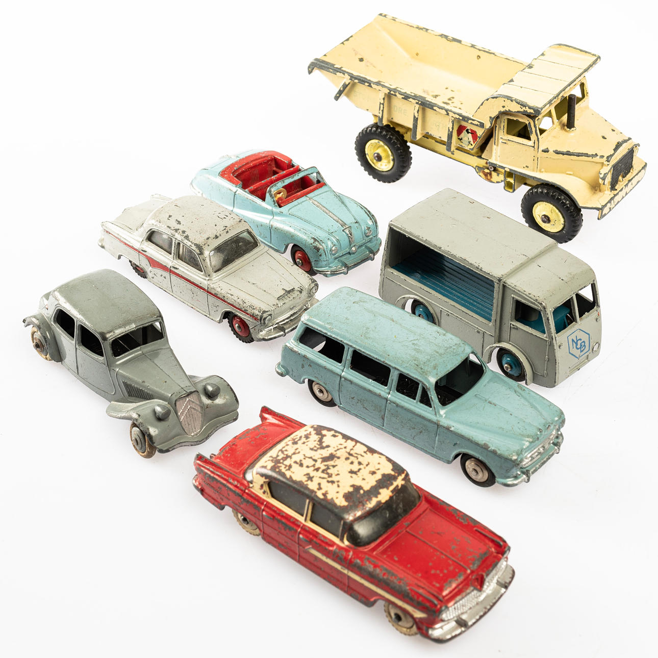 BILAR, 7st, Dinky Toys.