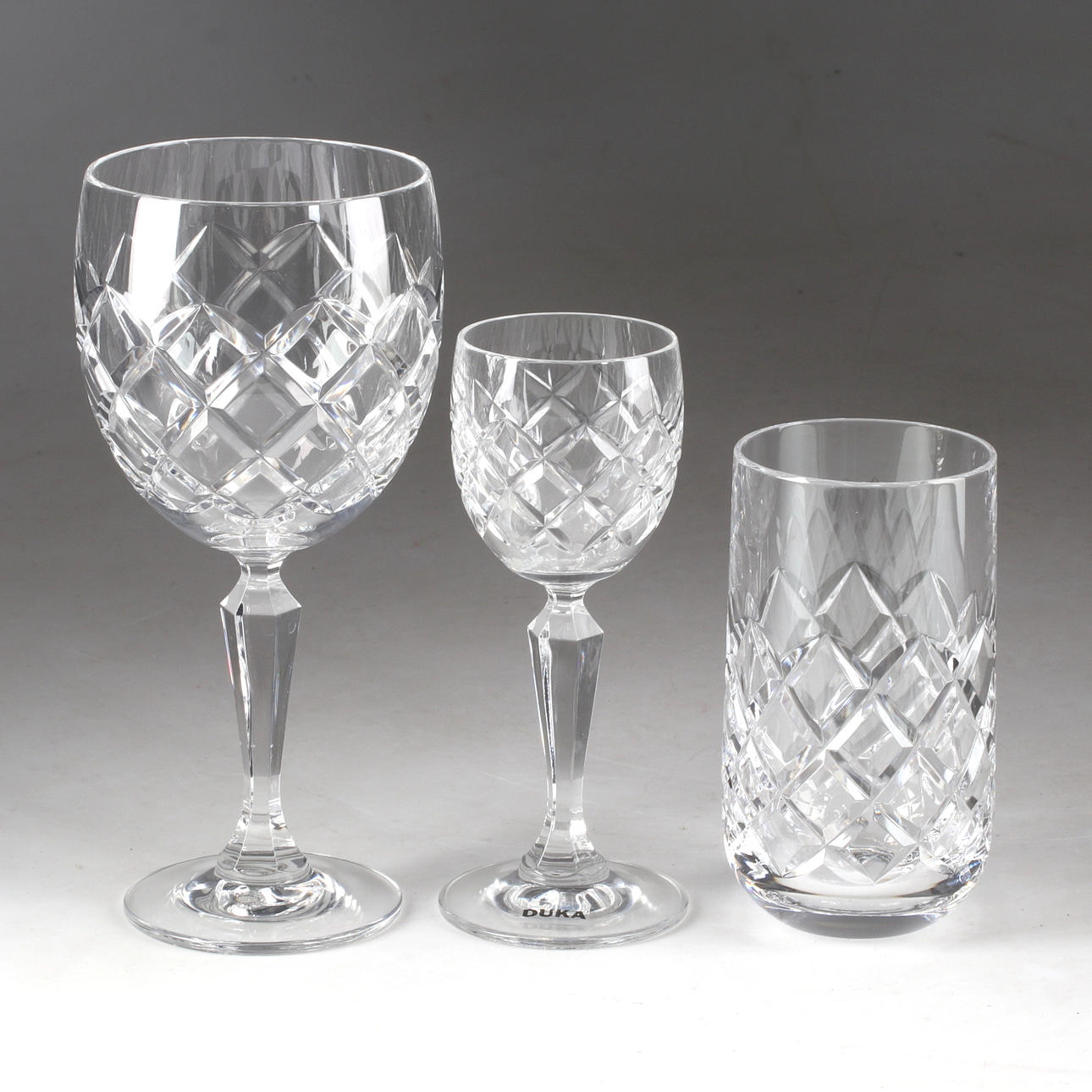 A 31-piece “Jenny” glass tableware set.