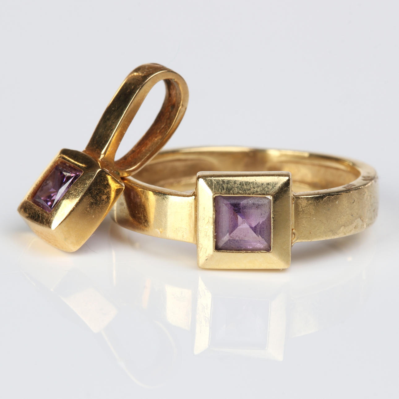 SORMUS JA RIIPUS, 18k kultaa.