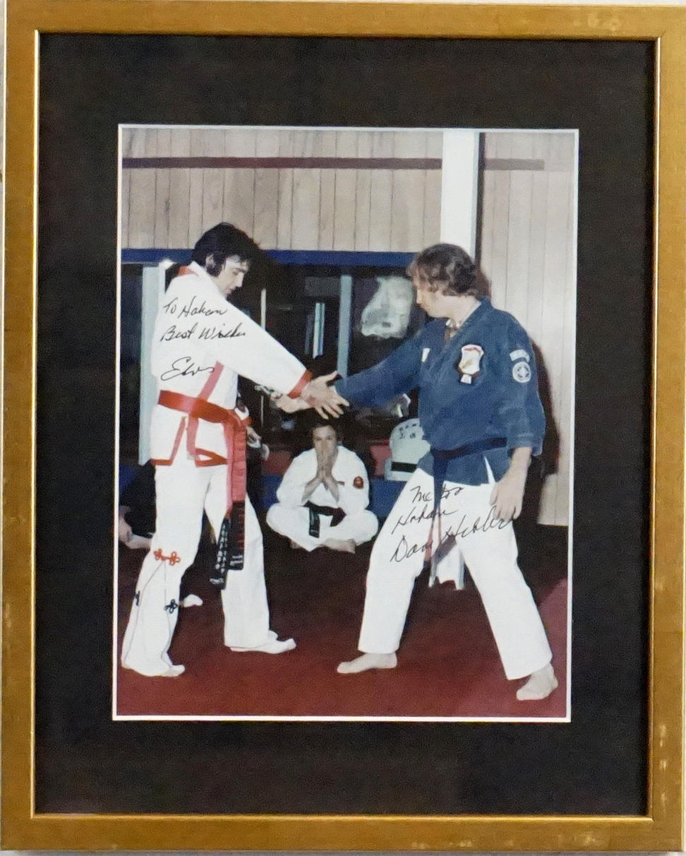 AUTOGRAPH, Elvis bodyguard Dave Hebler, photo print with original signature of Dave.
