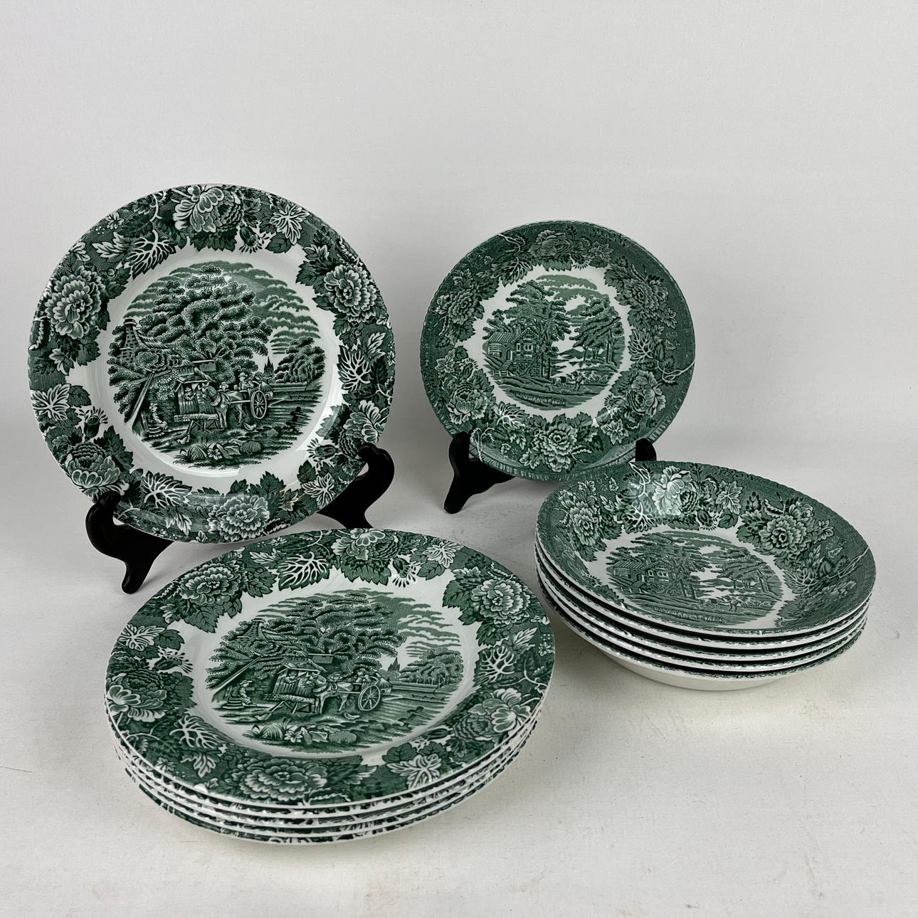TABLEWARE, tableware. 6 + 10 parts. Enoch Woods English Scenery