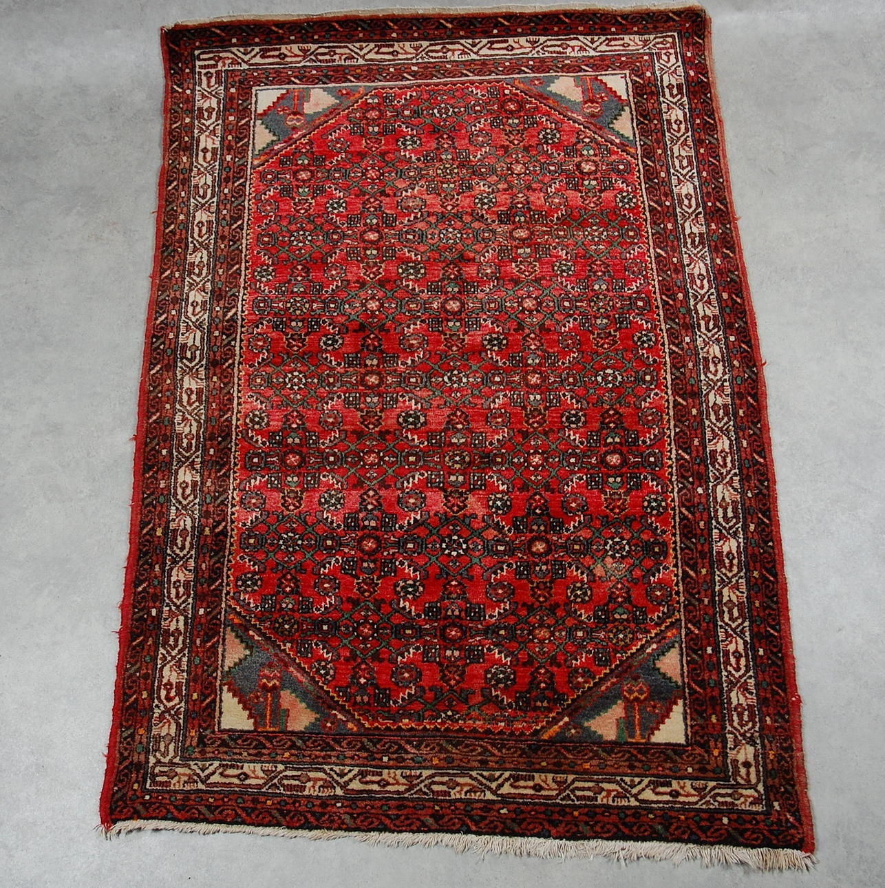 MATTA, orientalisk, handknuten, 210 x 143 cm.