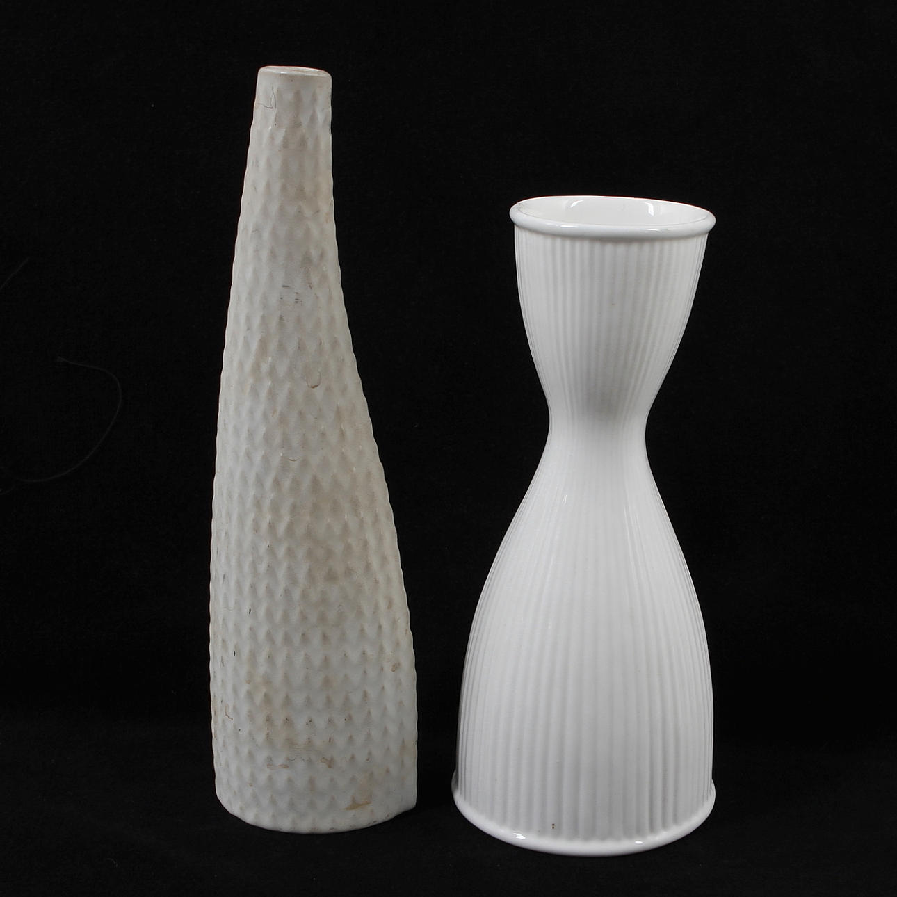 VASER, 2 st, keramik, Stig Lindberg, Gustavsberg, bland annat "Reptil", 1900-tal.