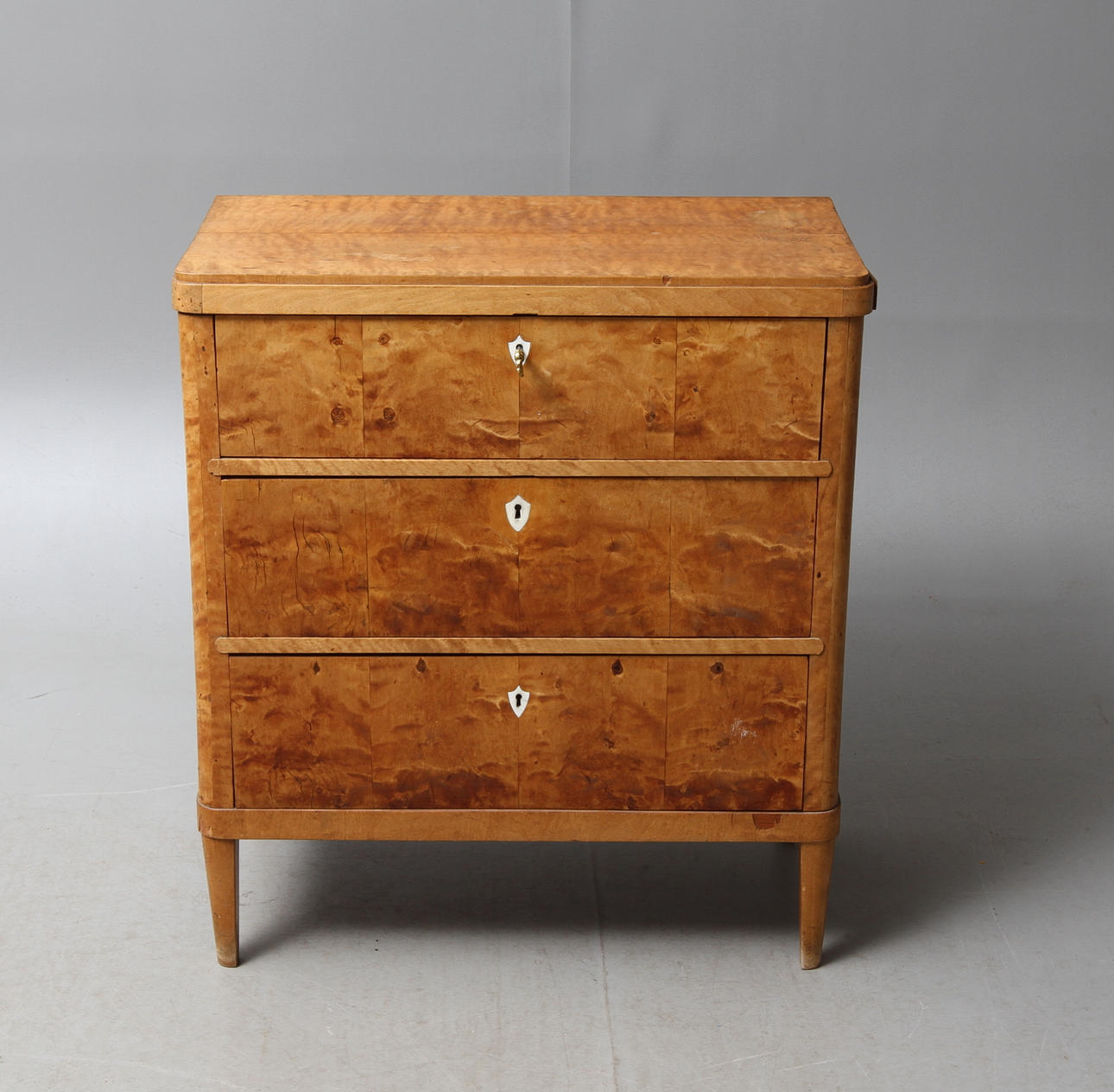 BYRÅ, björkfanér, 1800-tal.