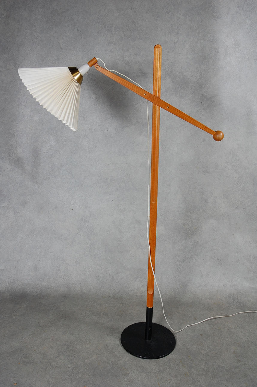 GOLVLAMPA, höj och sänkbar, 1960-tal.