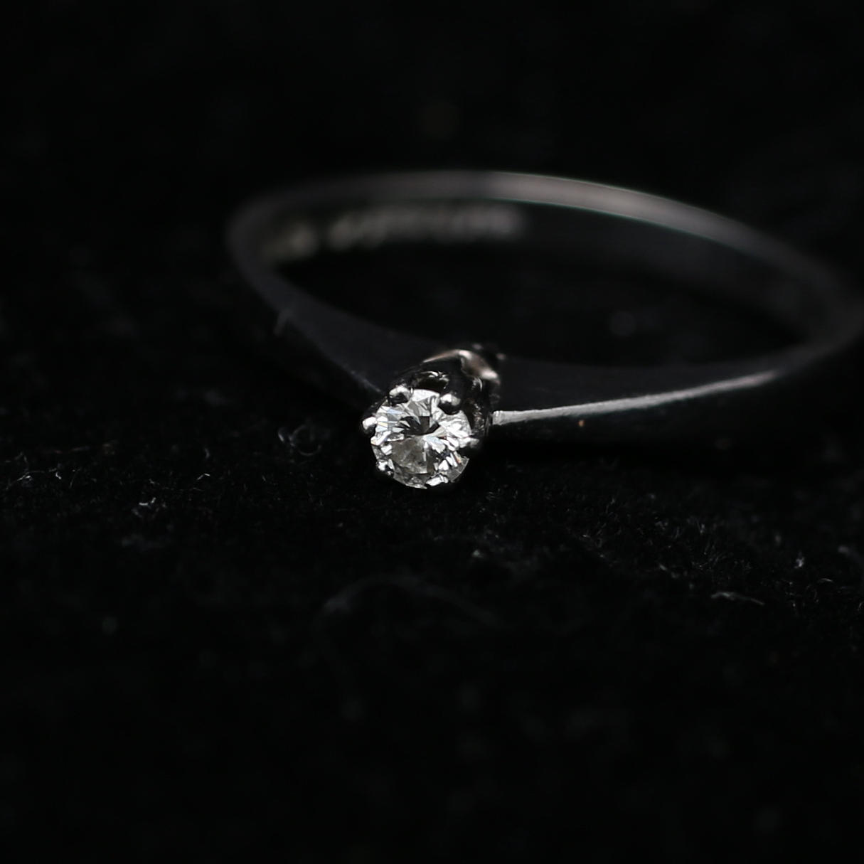 RING, 18 k vitguld med briljant 0,07 k, 1,8 gram, Örns juvelateljé, Göteborg.