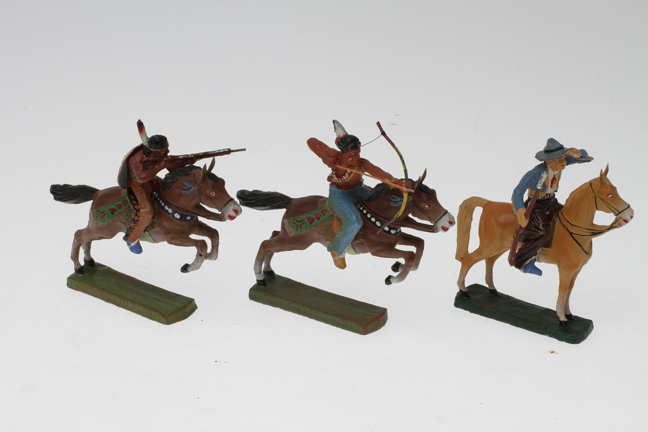 ELASTOLIN WESTERN-figurer 3 ridande, 1950-tal.