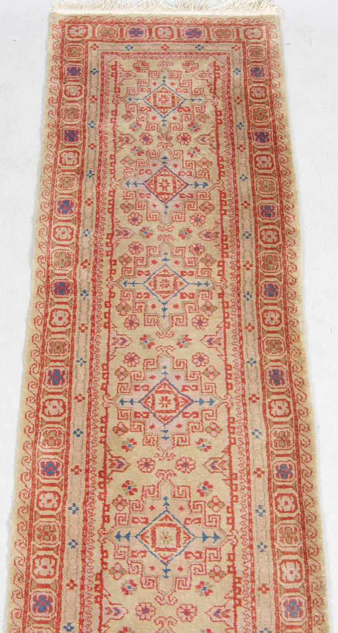 ORIENTMATTA, galleri, 325 x 70 cm.