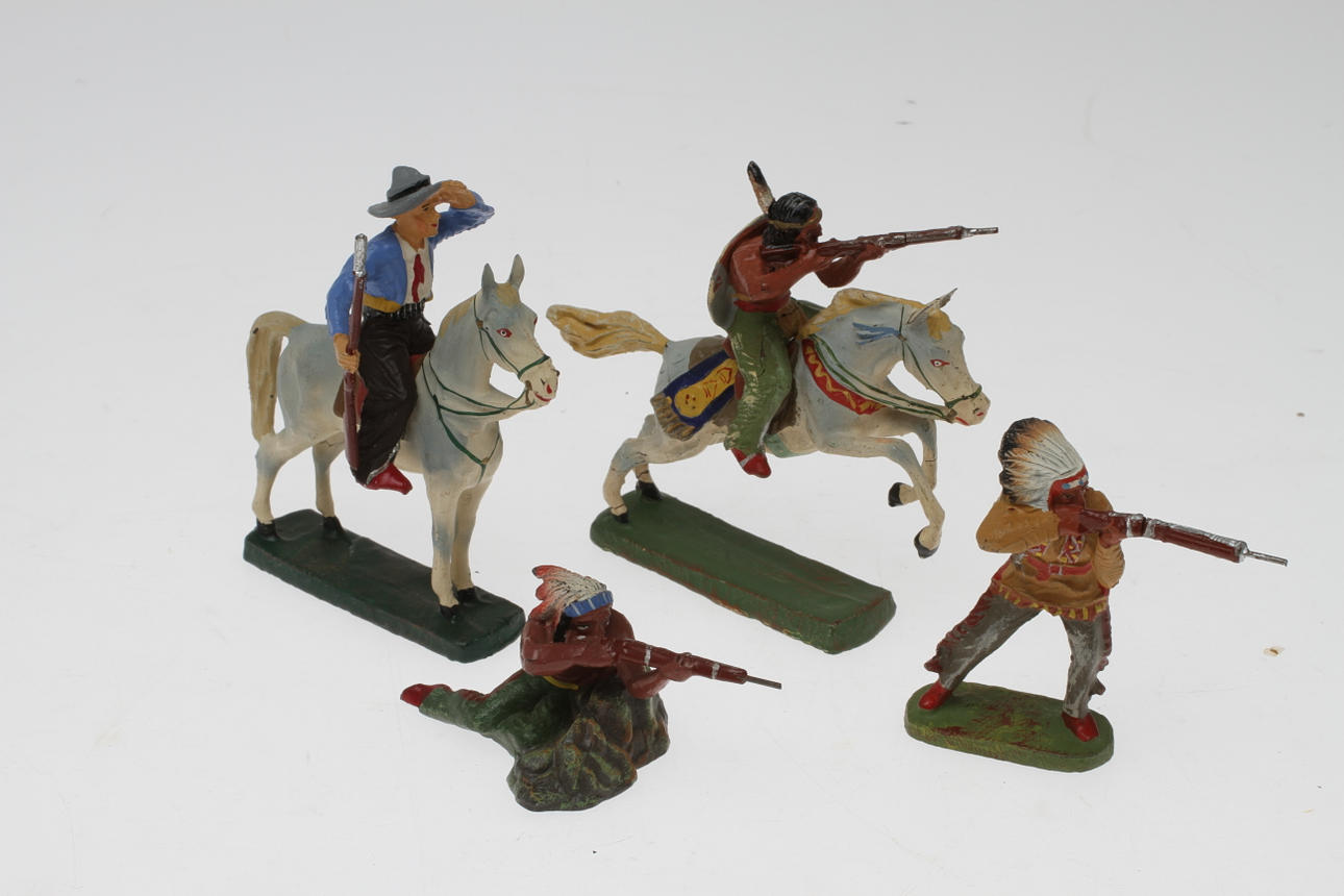 ELASTOLIN WESTERN-figurer 2 ridande och 2 till fots, 1950-tal.