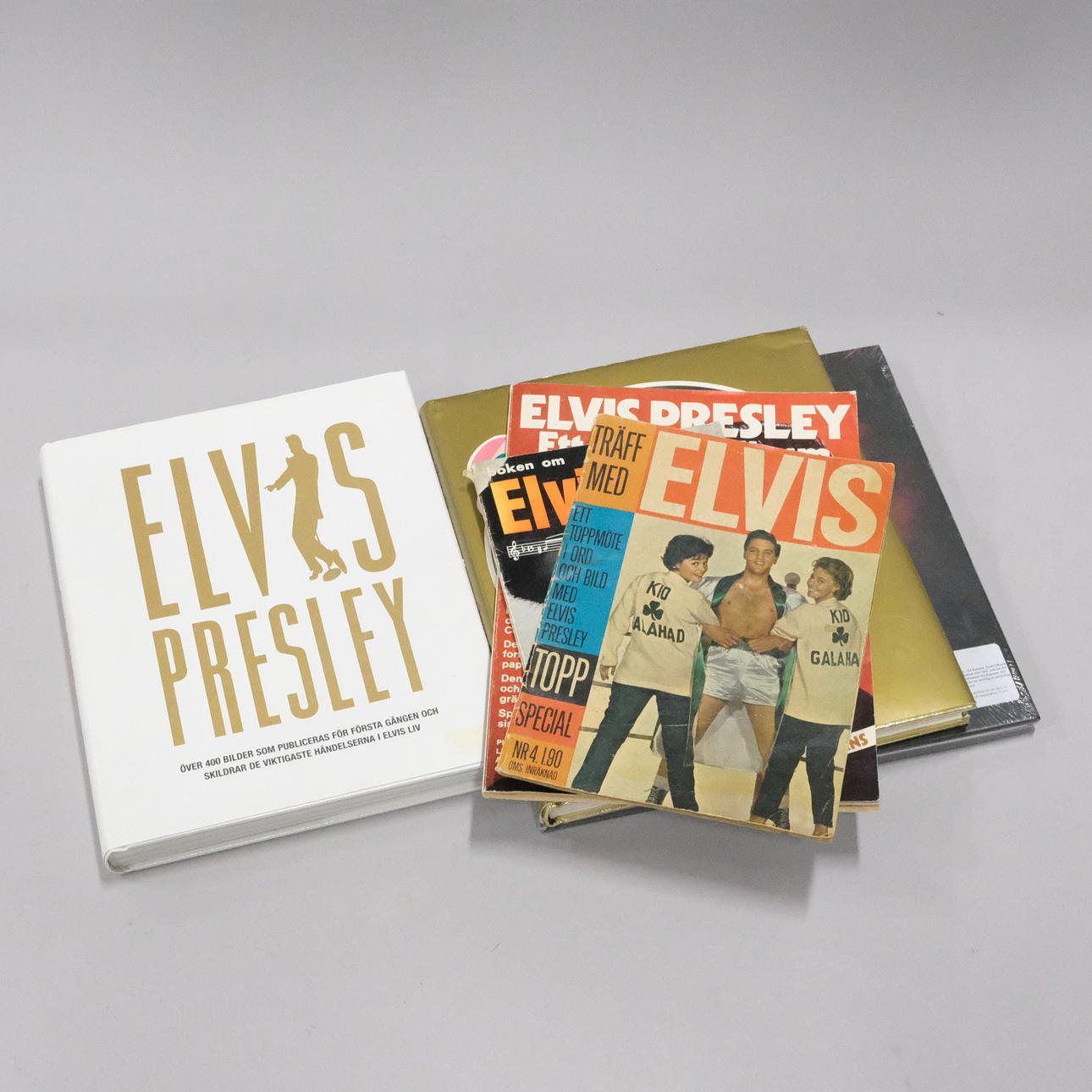 ELVIS PRESLEY BÖCKER OCH TIDSKRIFTER.